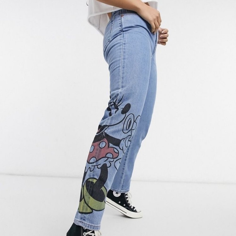 NWT Levi’s Disney High Rise Boyfriend Jeans 24